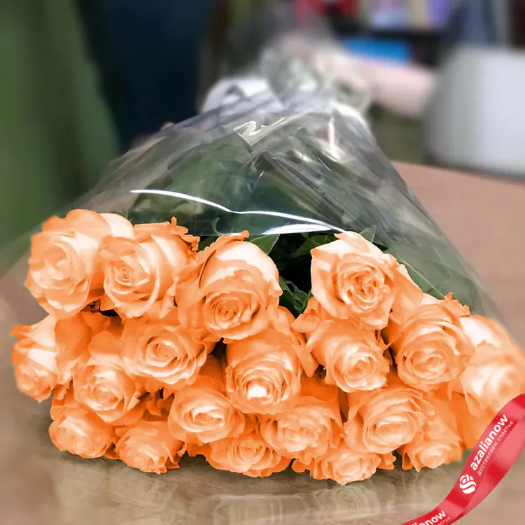 Фото 1: 19 оранжевых роз в пленке. Сервис доставки цветов AzaliaNow