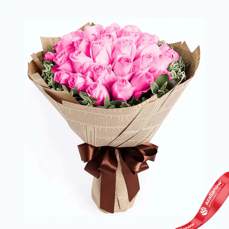 Фото 1: 33 розовые розы в крафте. Сервис доставки цветов AzaliaNow