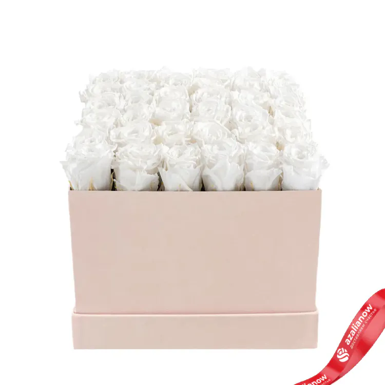 Фото 1: 37 белых роз в коробке. Сервис доставки цветов AzaliaNow