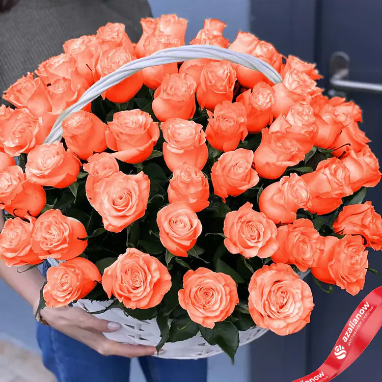 Фото 1: 37 оранжевых роз в корзине. Сервис доставки цветов AzaliaNow