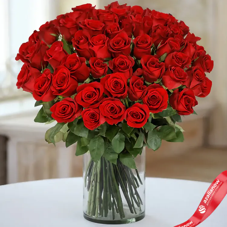 Фото 1: 51 роскошных высоких красных роз. Сервис доставки цветов AzaliaNow