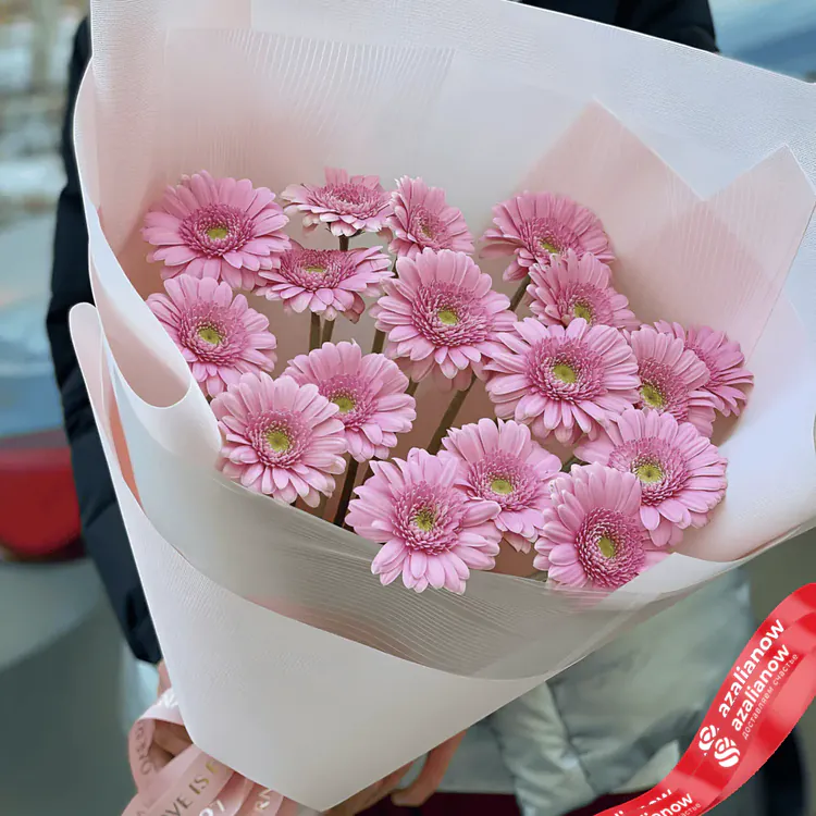 Фото 1: 17 розовых гермини. Сервис доставки цветов AzaliaNow