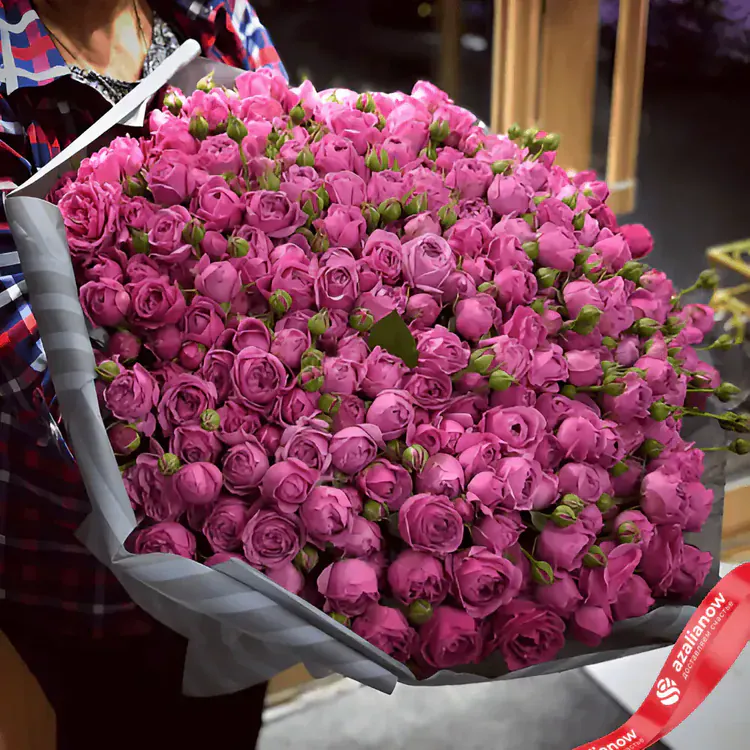Фото 1: 101 розовая кустовая пионовидная роза. Сервис доставки цветов AzaliaNow