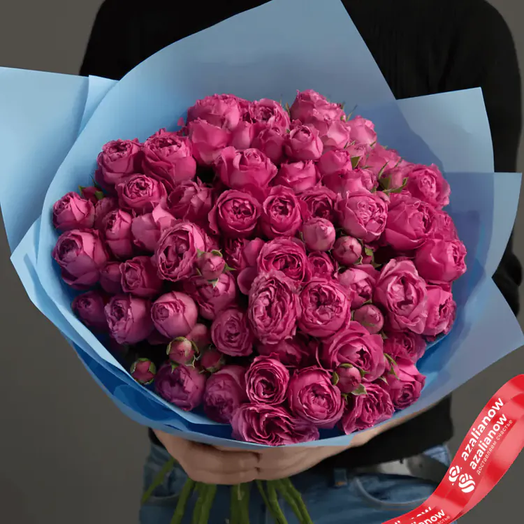 Фото 1: 21 кустовая пионовидная розовая роза в упаковке. Сервис доставки цветов AzaliaNow