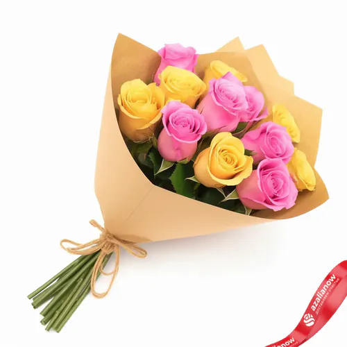 Фото 1: 11 роз (5 розовых и 6 желтых) в крафтовой упаковке. Сервис доставки цветов AzaliaNow