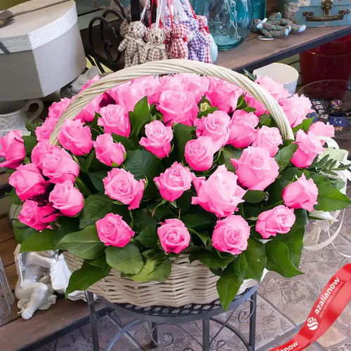 Фото 1: 33 розовые розы в корзине. Сервис доставки цветов AzaliaNow