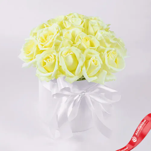 Фото 1: Коробочка белых роз. Сервис доставки цветов AzaliaNow