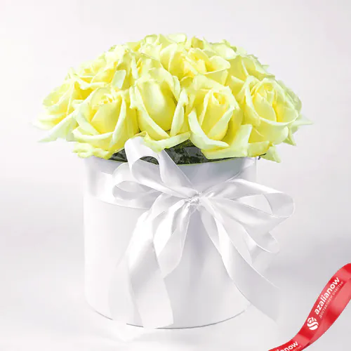 Фото 2: Коробочка белых роз. Сервис доставки цветов AzaliaNow