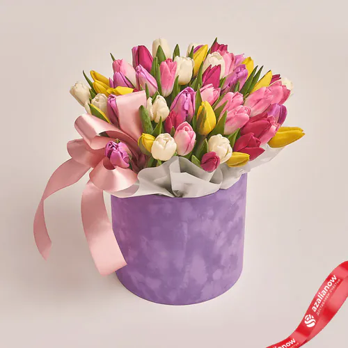 Фото 1: 51 разноцветный тюльпан (микс) в коробке. Сервис доставки цветов AzaliaNow