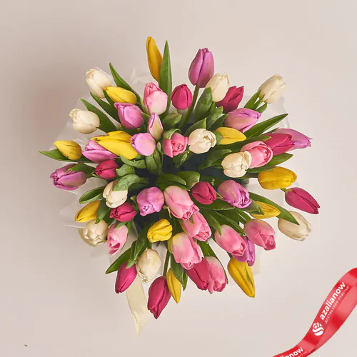 Фото 2: 51 разноцветный тюльпан (микс) в коробке. Сервис доставки цветов AzaliaNow