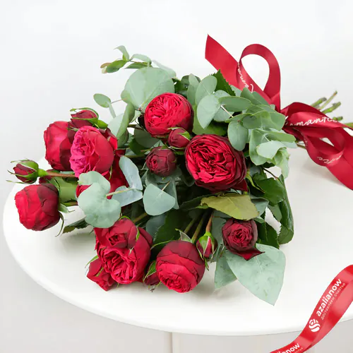 Фото 2: 5 красных кустовых пионовидных роз. Сервис доставки цветов AzaliaNow