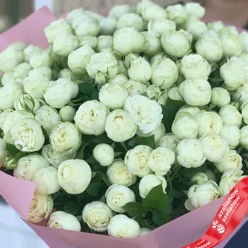 Фото 1: 101 белая кустовая пионовидная роза. Сервис доставки цветов AzaliaNow