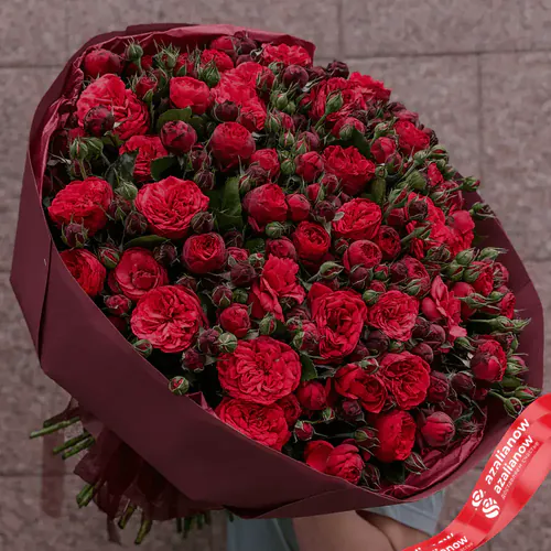 Фото 1: 101 красная кустовая пионовидная роза. Сервис доставки цветов AzaliaNow