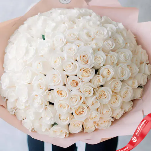 Фото 1: 101 белая роза 70 см. Сервис доставки цветов AzaliaNow